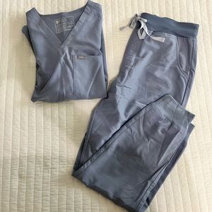 Figs Vapor Blue Space Dye scrub set